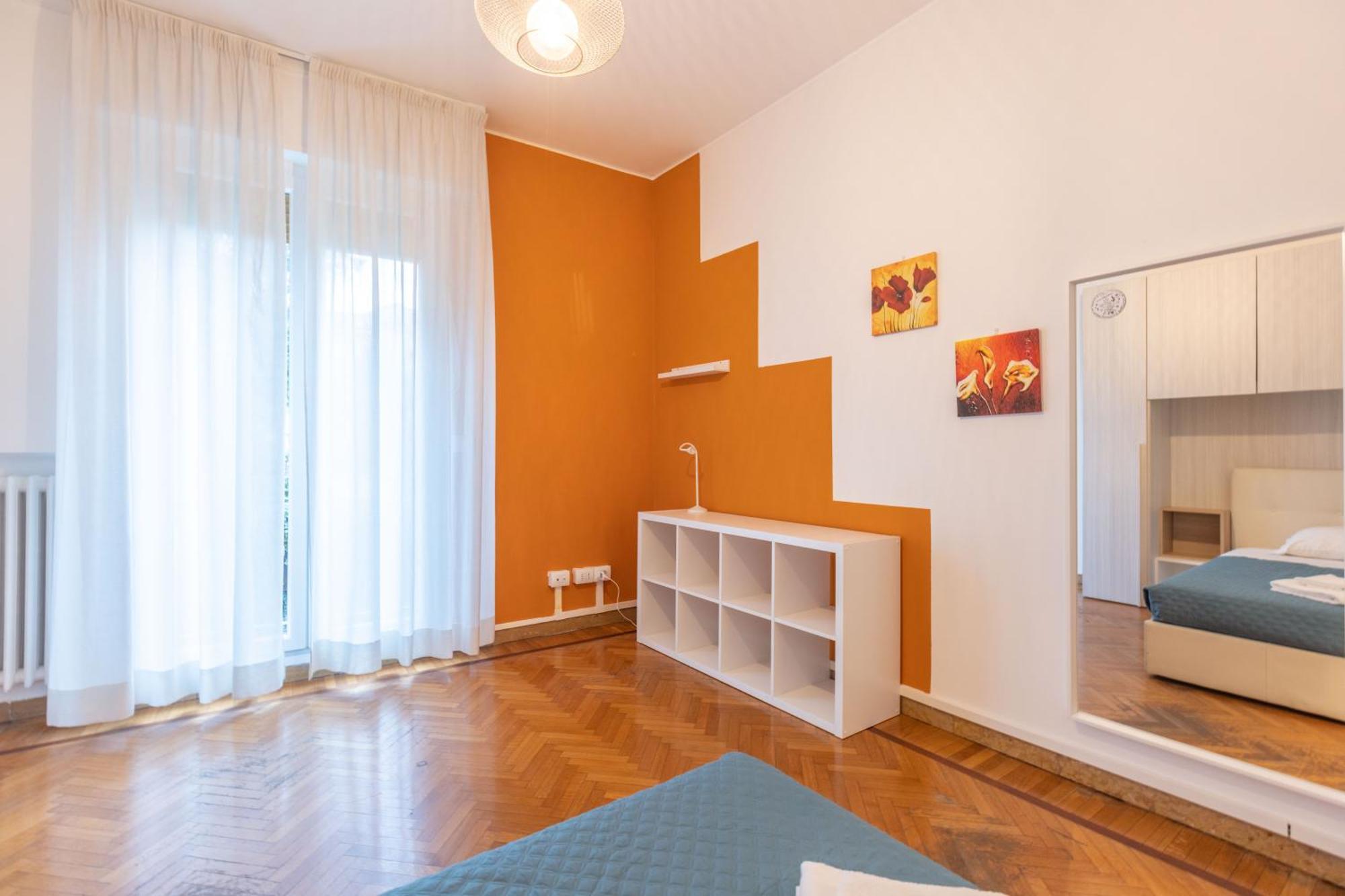 La Finestra Sul Centro, Bologna By Short Holidays ภายนอก รูปภาพ