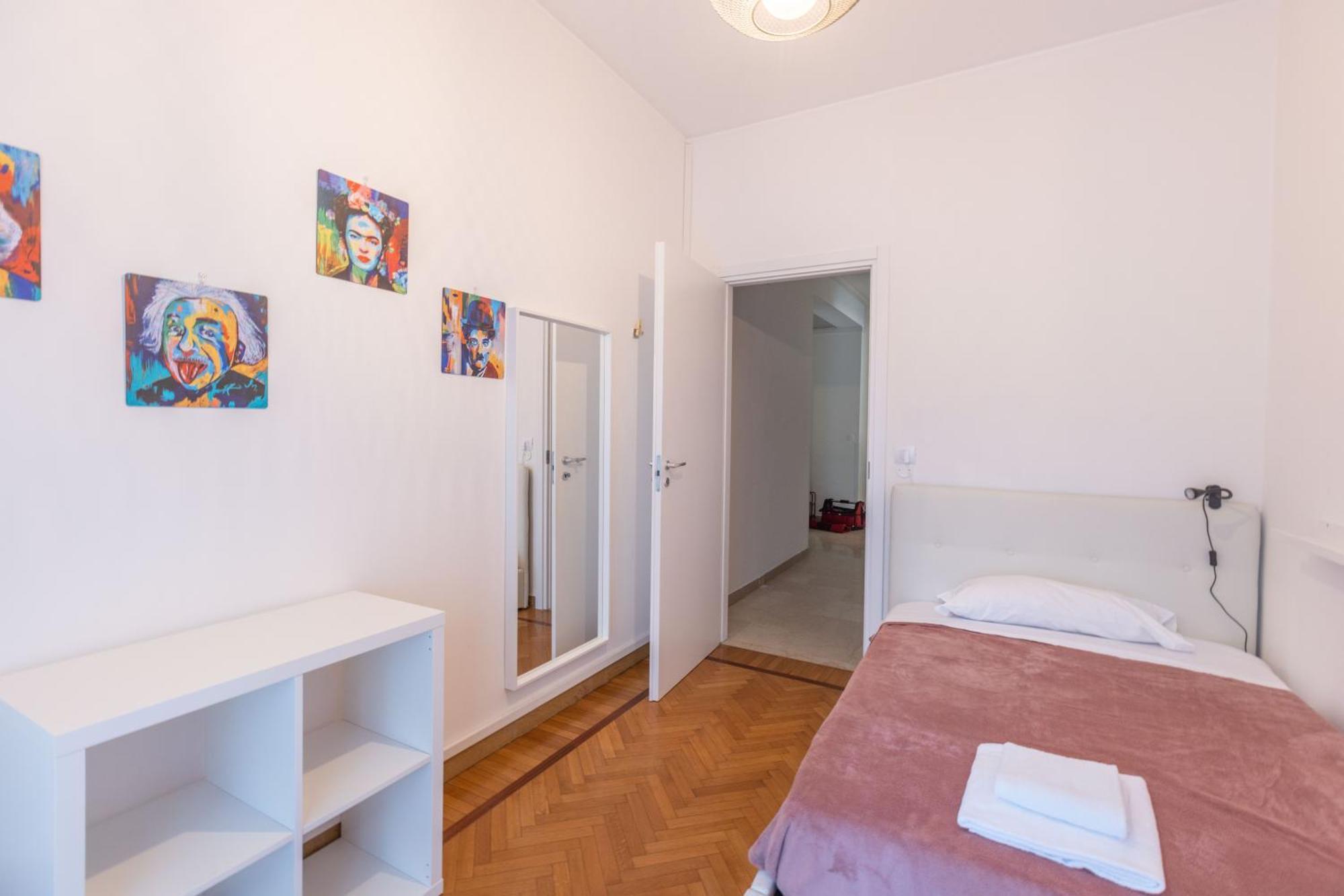 La Finestra Sul Centro, Bologna By Short Holidays ภายนอก รูปภาพ